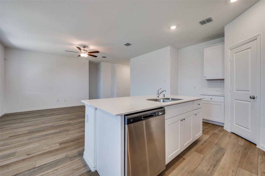 4016 Kaufman Court - Photo 5