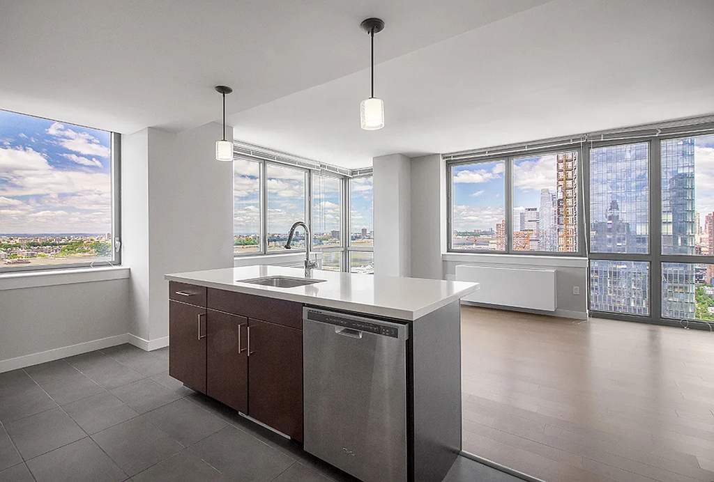 West 28th Street - Photo 1