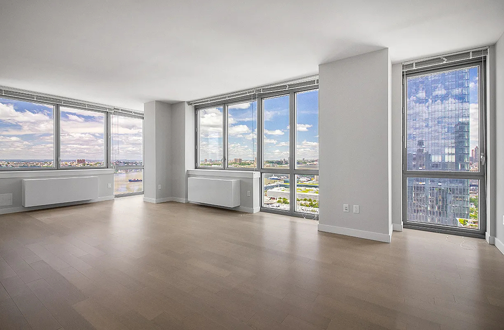 West 28th Street - Photo 0