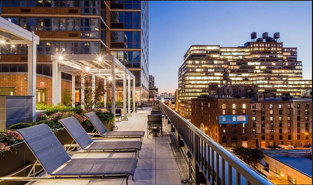 West 28th Street - Photo 9