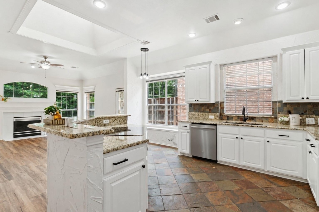 4816 Rockcreek Lane - Photo 11