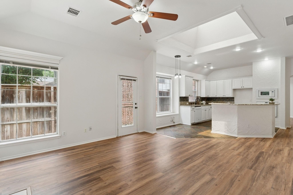 4816 Rockcreek Lane - Photo 15