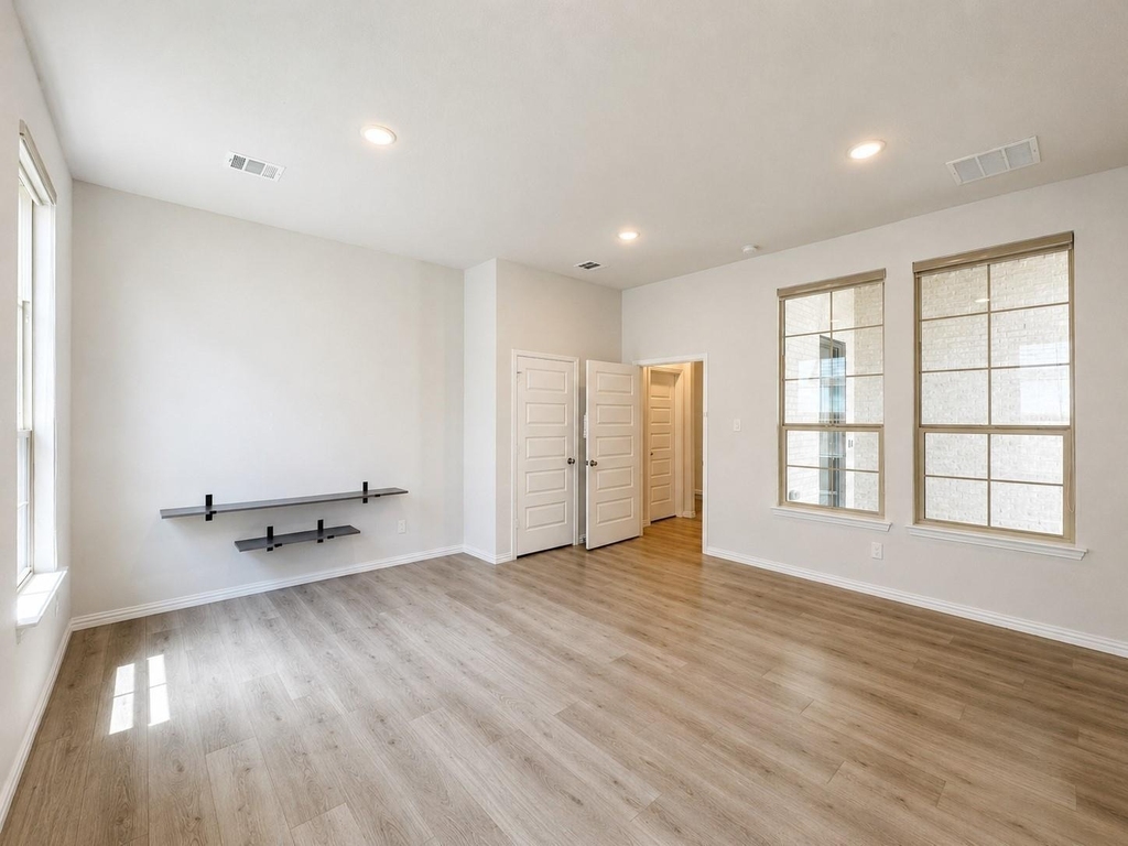 2808 Garrison Drive - Photo 5