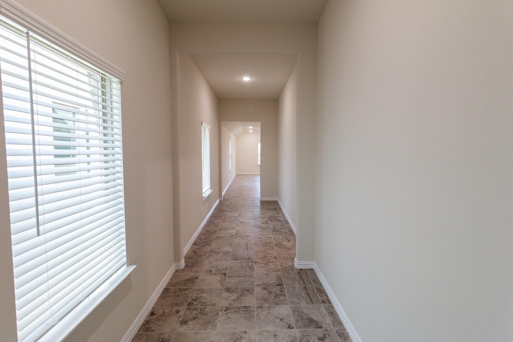 572 Ruthye Lane - Photo 5