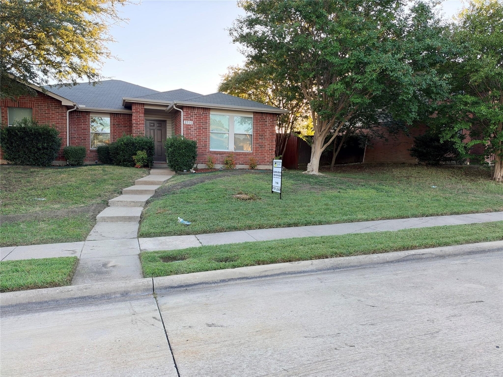 2531 Barksdale Drive - Photo 1