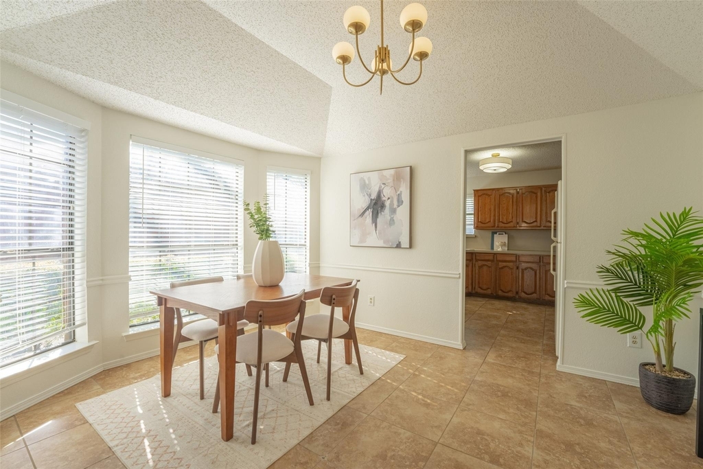 410 W Oak Street - Photo 11