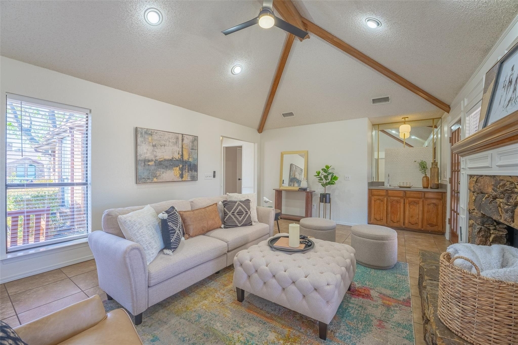 410 W Oak Street - Photo 3