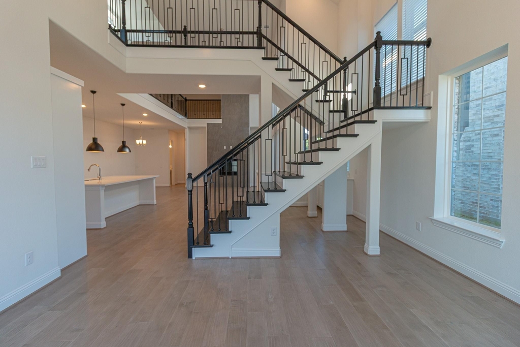 4924 Daybreak Drive - Photo 8