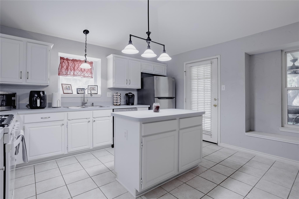 2918 Periwinkle Court - Photo 15