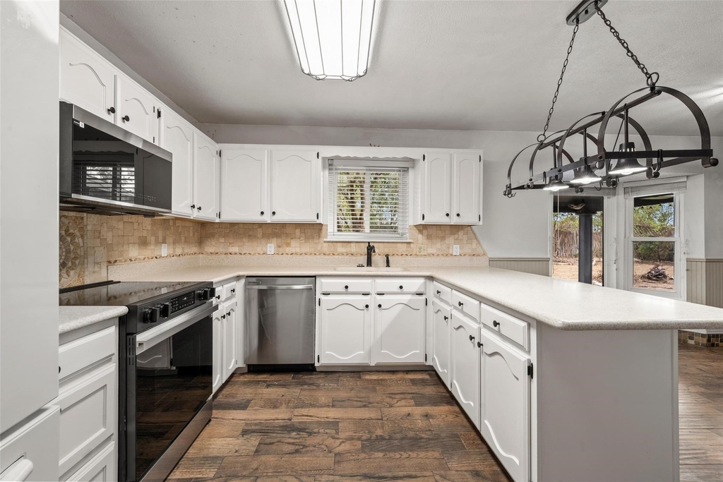 812 Regina Drive - Photo 5