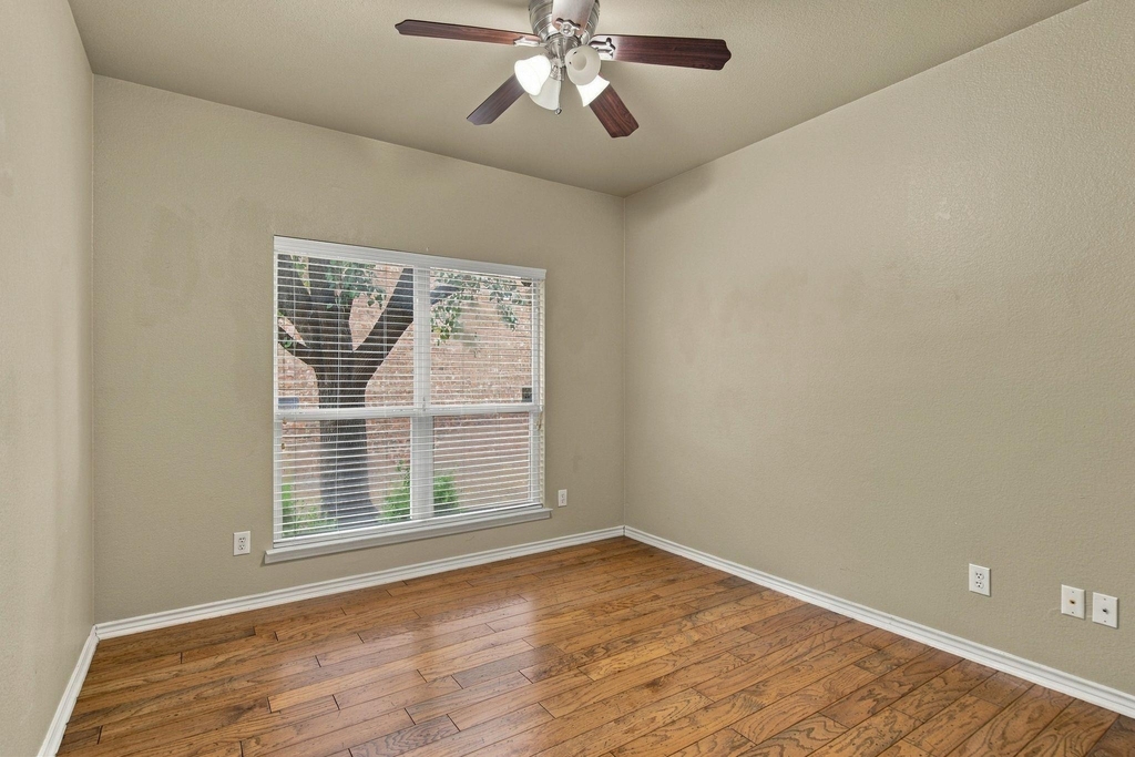 9424 Snowberry Drive - Photo 15