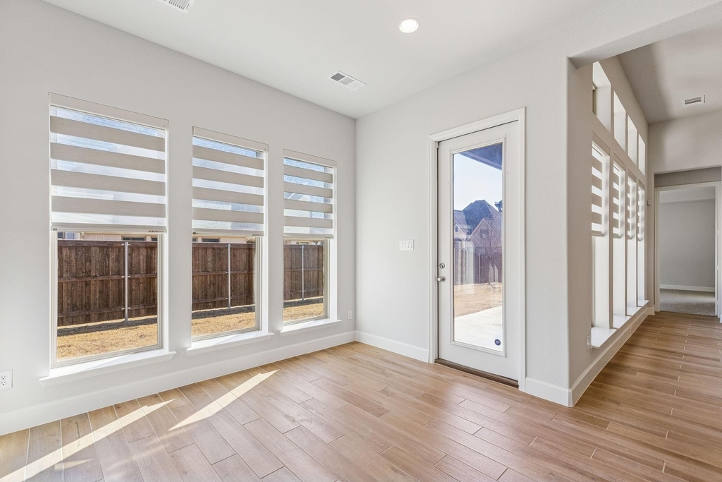 3300 Honey Suckle Lane - Photo 14
