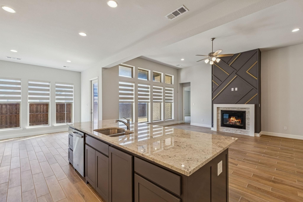 3300 Honey Suckle Lane - Photo 11