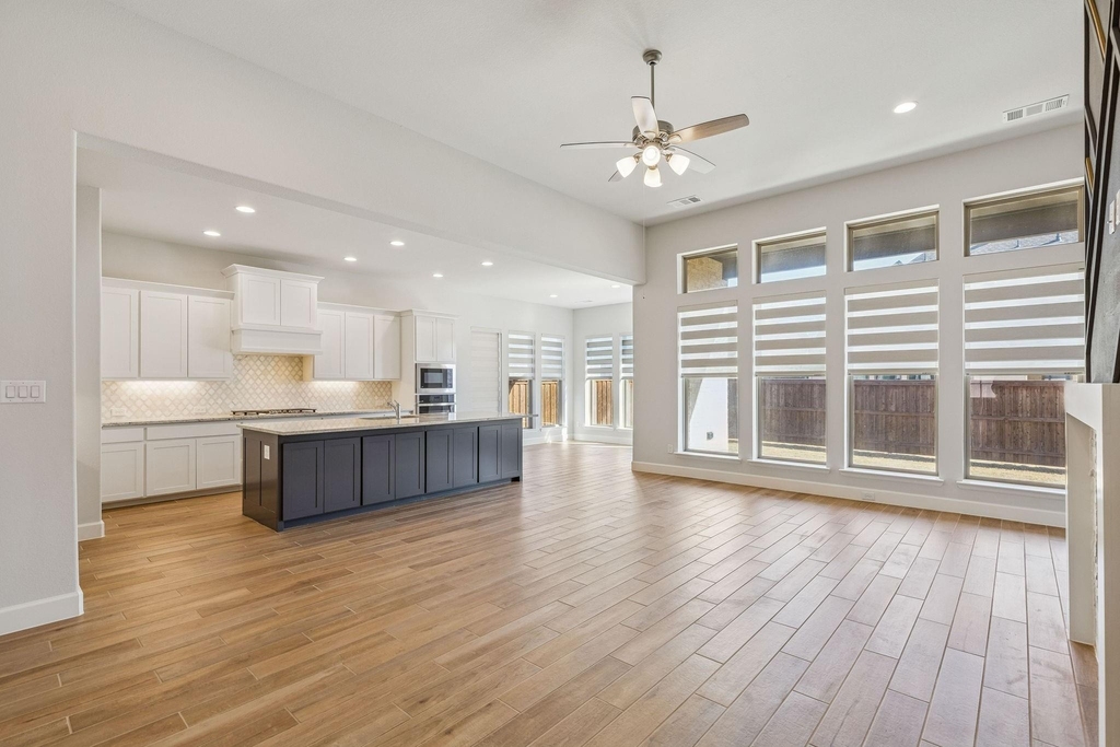 3300 Honey Suckle Lane - Photo 5