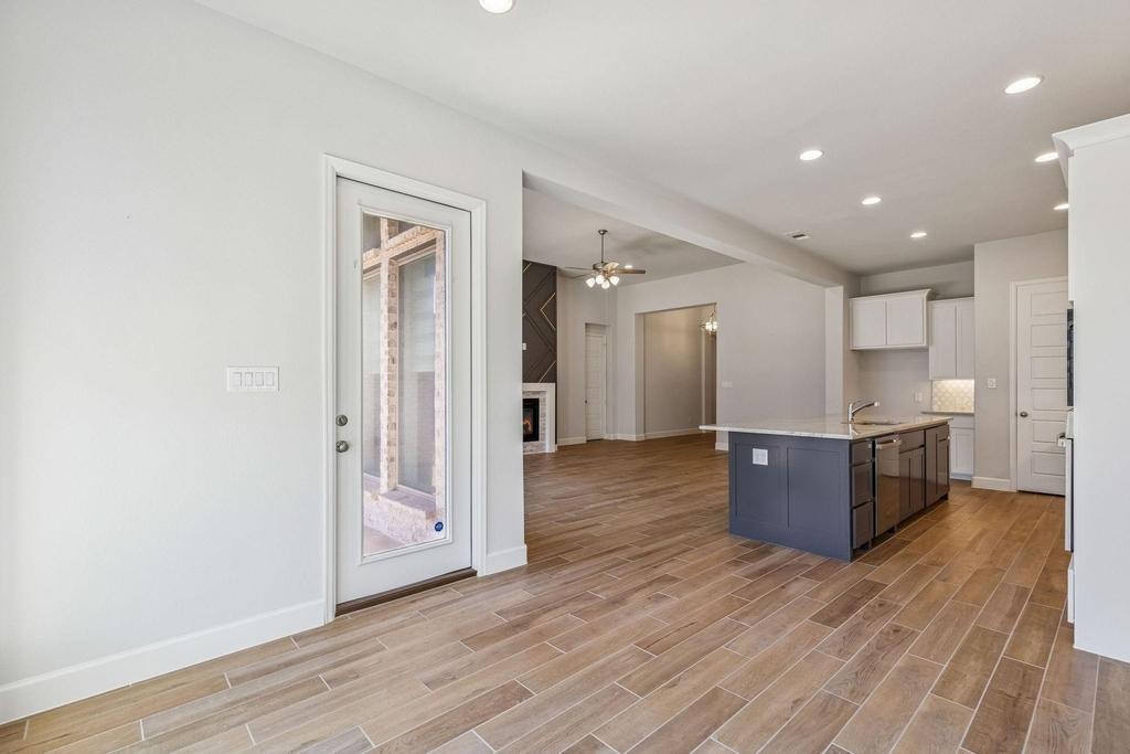 3300 Honey Suckle Lane - Photo 8