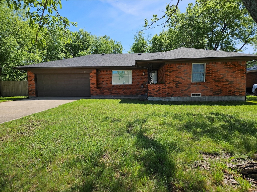 1306 N Powell Parkway - Photo 0