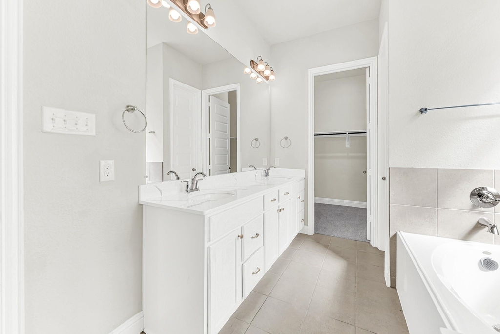 1415 Hickory Woods Way - Photo 21