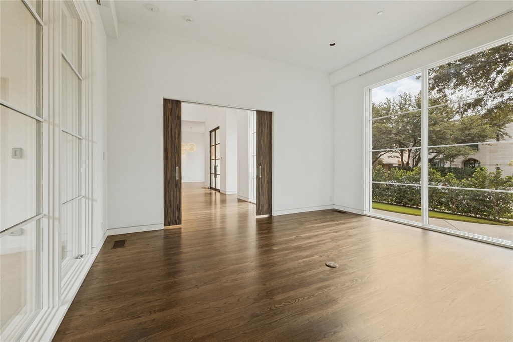 4352 Fairfax Avenue - Photo 9