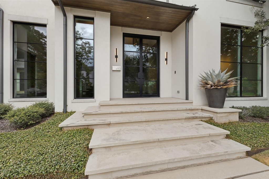4352 Fairfax Avenue - Photo 5