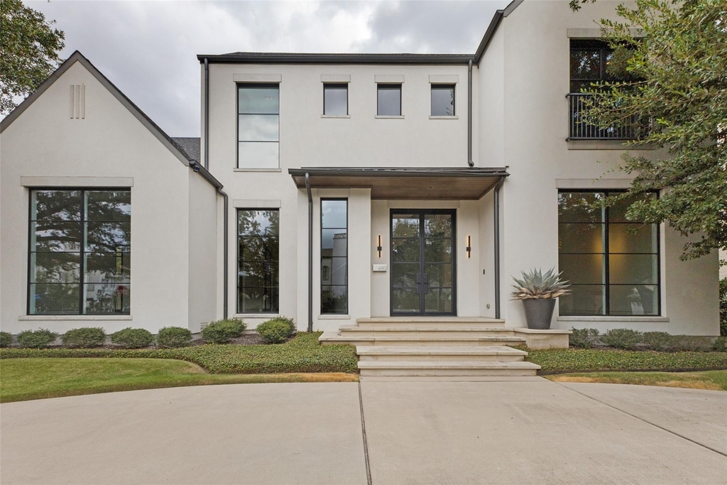 4352 Fairfax Avenue - Photo 2