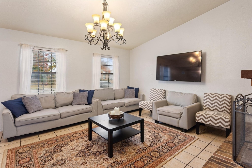 2110 Rose Hill Road - Photo 2