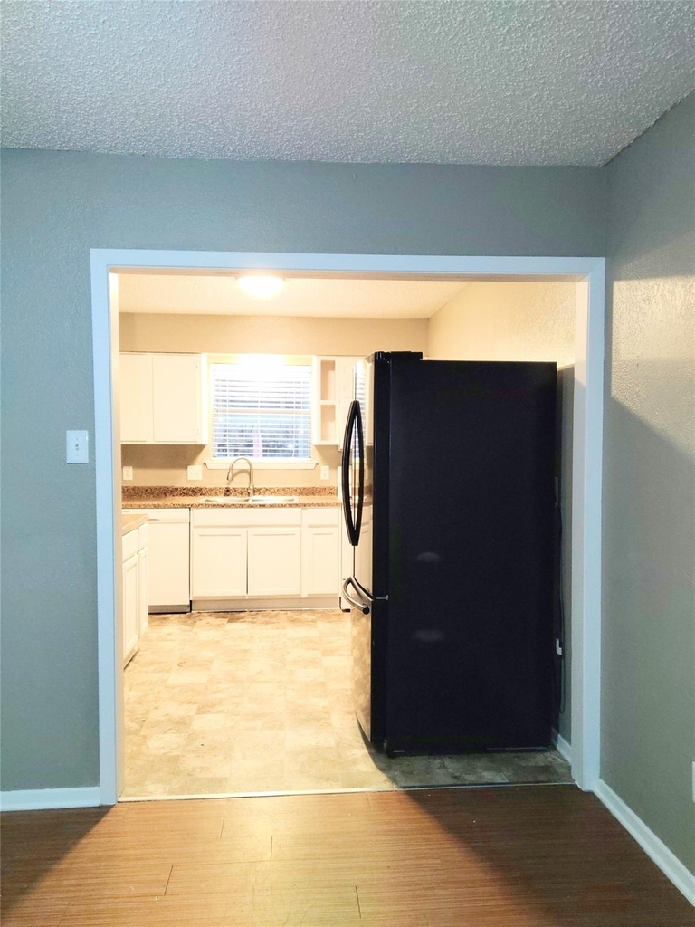 3225 Cortez Drive - Photo 3
