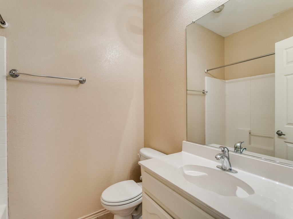 6357 Redeagle Creek Drive - Photo 10