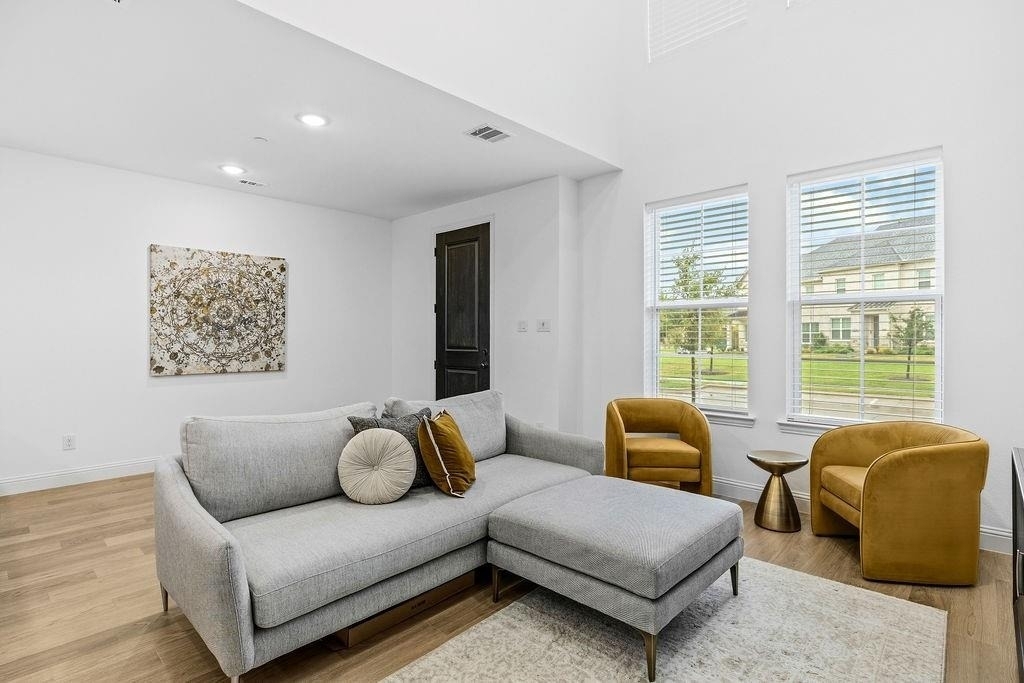1228 Junction Drive - Photo 4