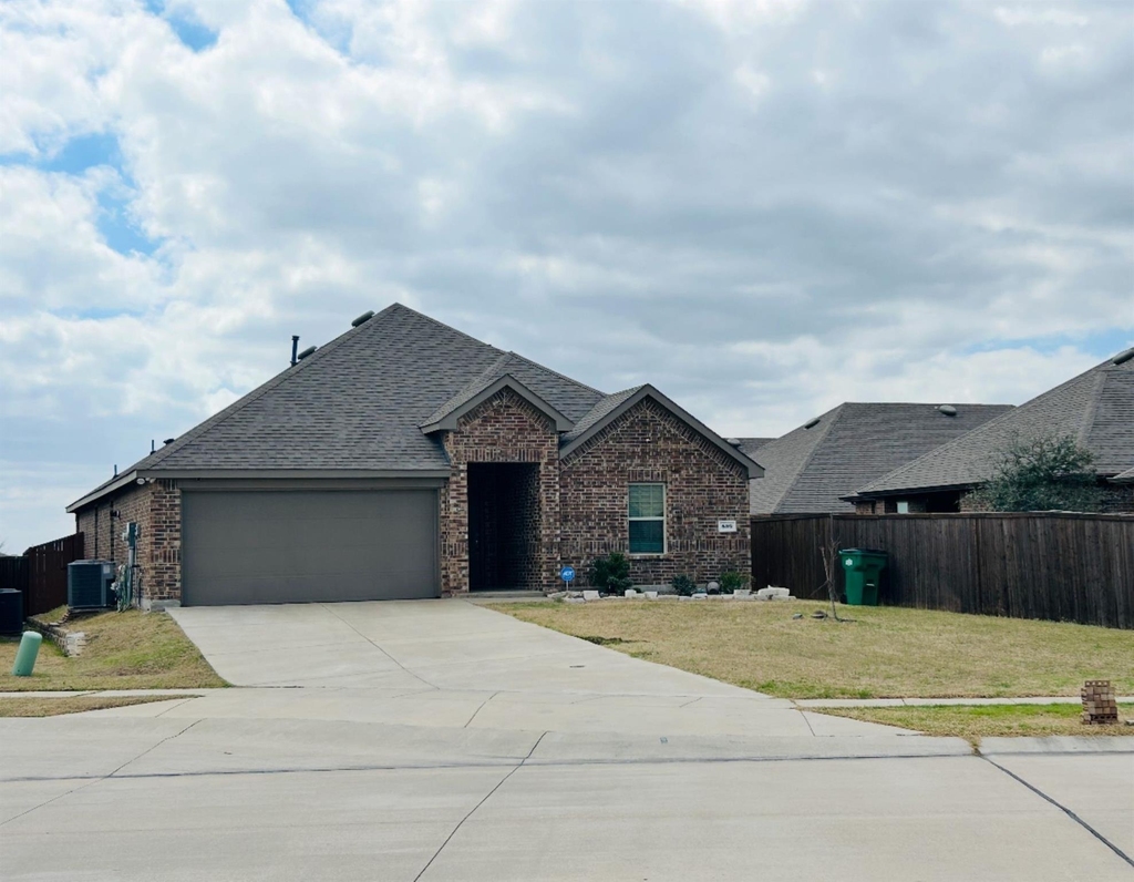 836 Hancock Court - Photo 0