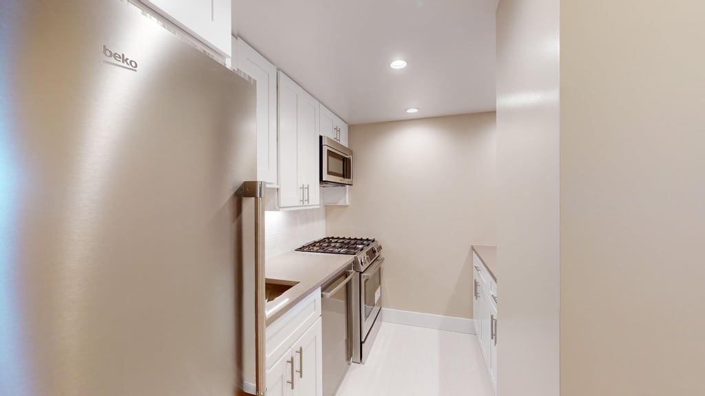 310 Greenwich Street - Photo 1