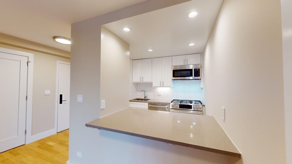 310 Greenwich Street - Photo 0
