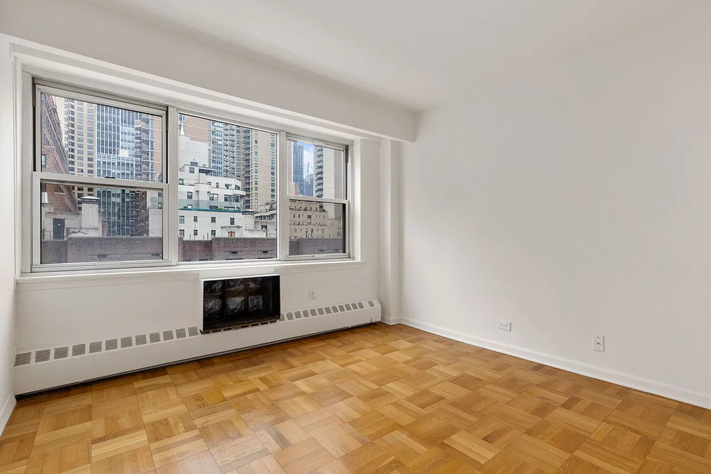 East 46th Street - Photo 1