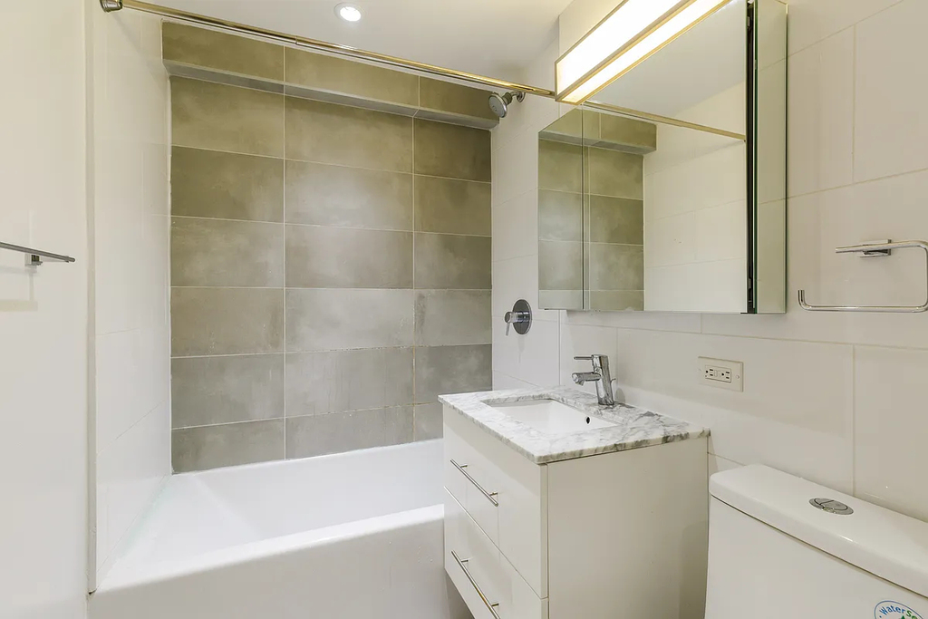 East 44th Street - Photo 2