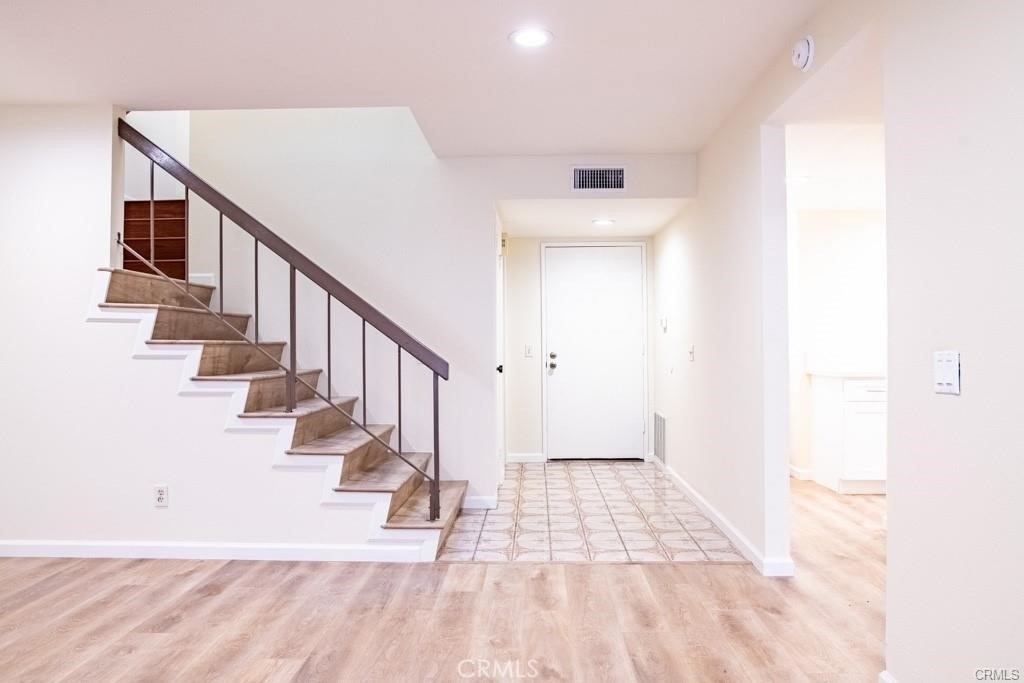 3608 Hemlock - Photo 2