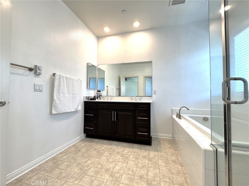8546 Founders Grove Street - Photo 18