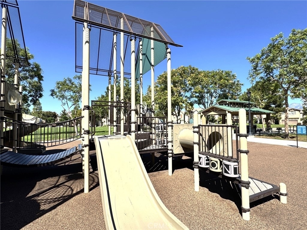 8546 Founders Grove Street - Photo 40