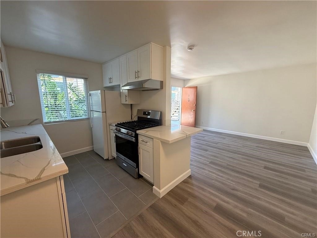 1420 Benito Avenue - Photo 3