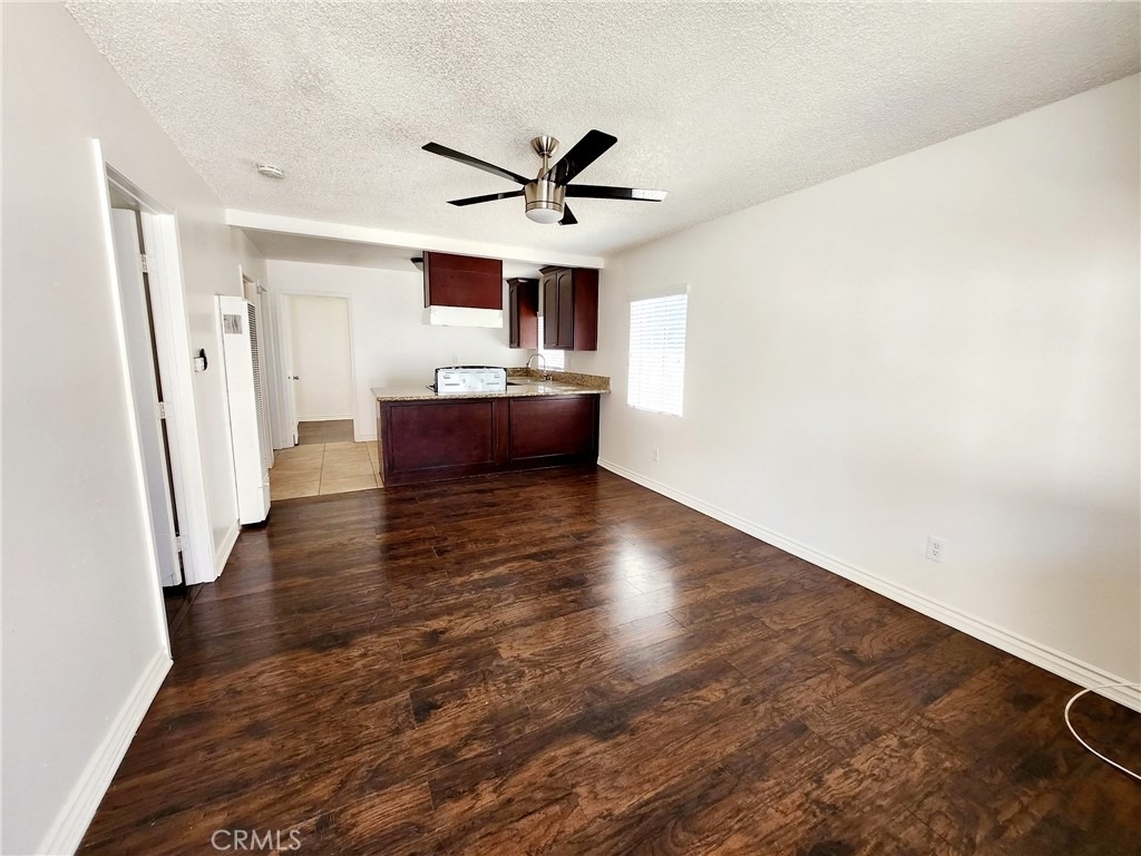 115 W Sunkist Street - Photo 1