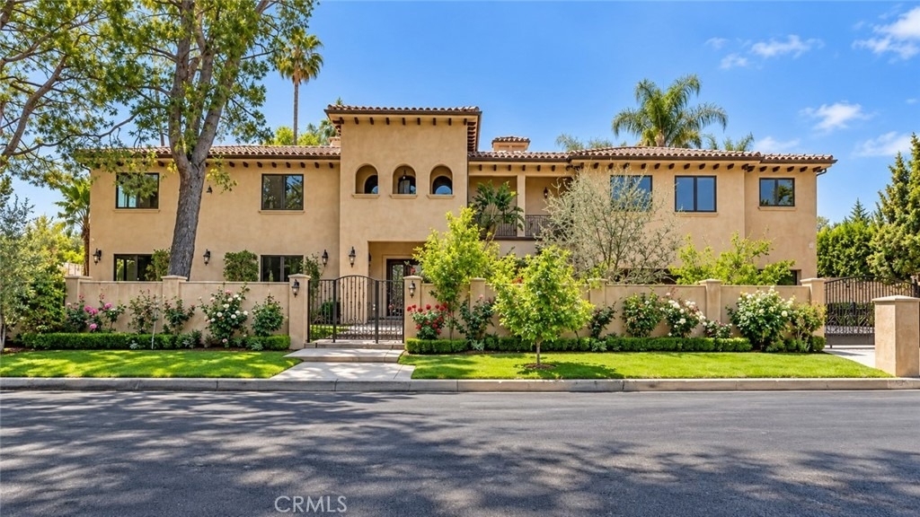 5427 Genesta - Photo 1