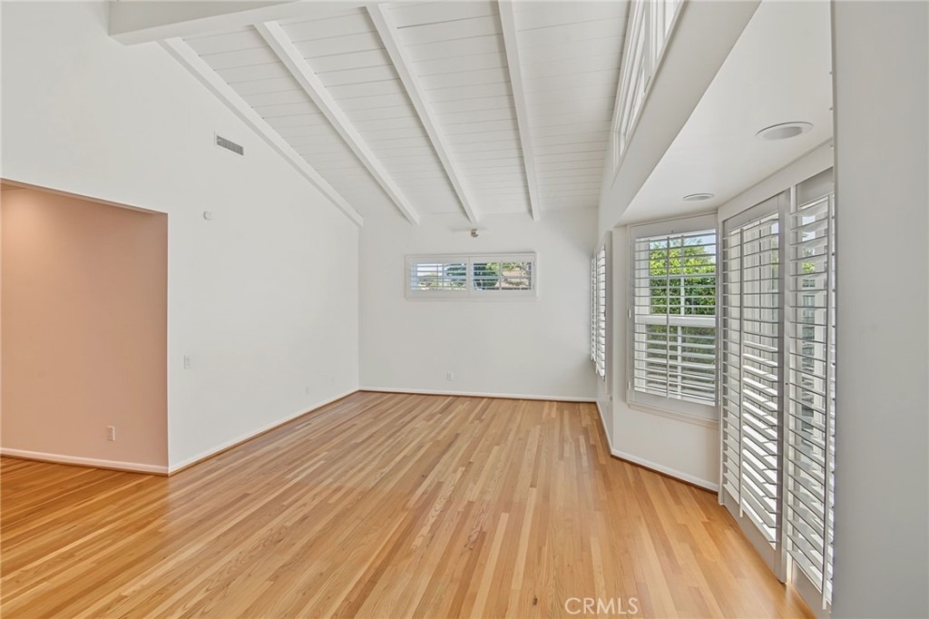 18220 Clark Street - Photo 3