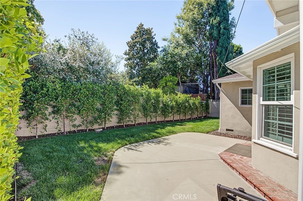 18220 Clark Street - Photo 34