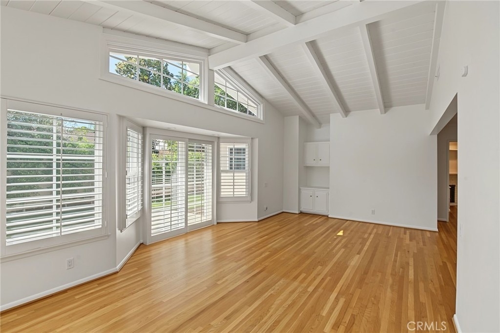 18220 Clark Street - Photo 2