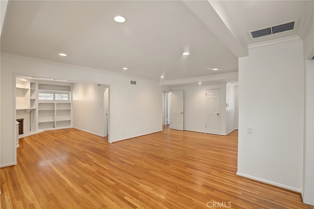 18220 Clark Street - Photo 5