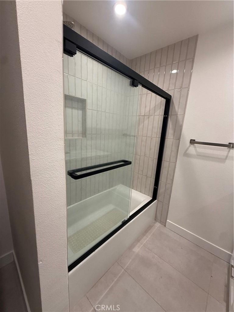 8201 Greenbush Avenue - Photo 9