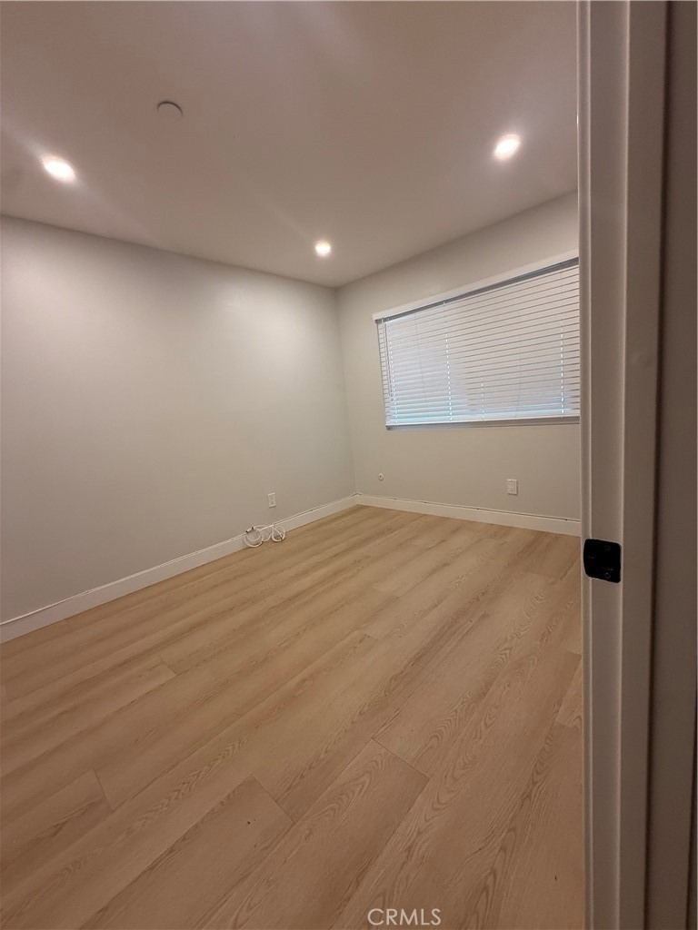 8201 Greenbush Avenue - Photo 6