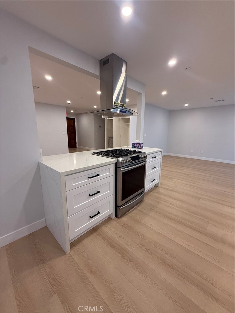 8201 Greenbush Avenue - Photo 2