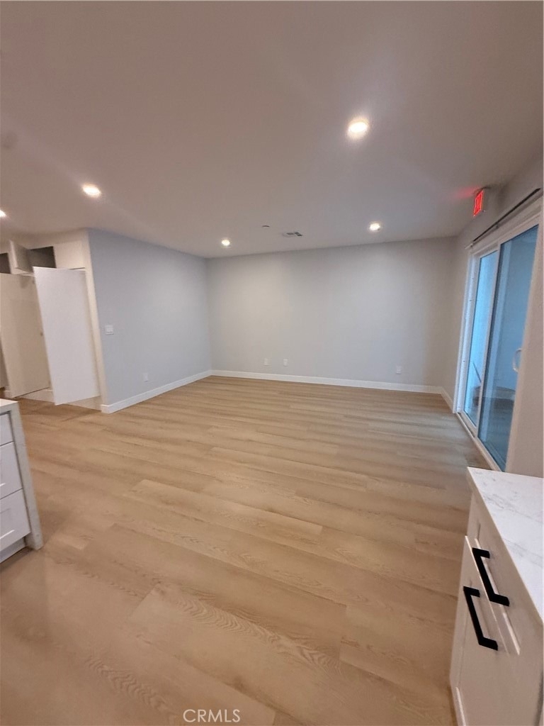 8201 Greenbush Avenue - Photo 3