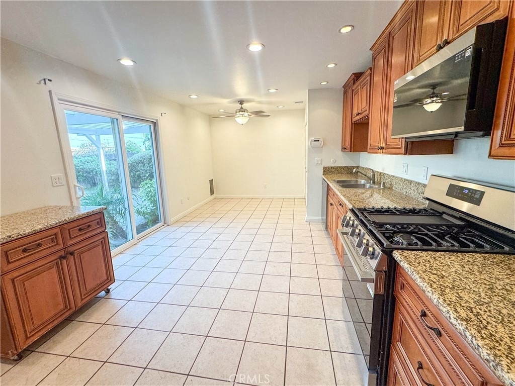 9952 Independence Avenue - Photo 9
