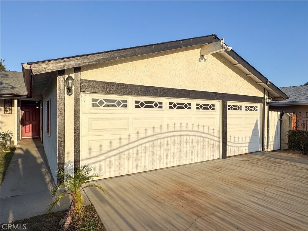 9952 Independence Avenue - Photo 2