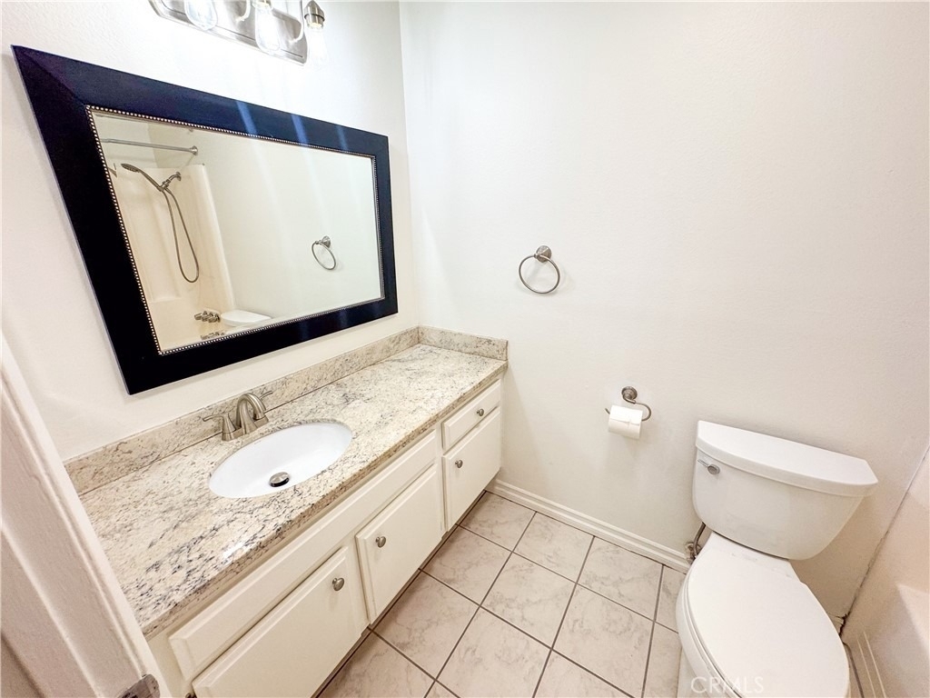 9952 Independence Avenue - Photo 17